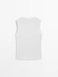 100% cotton V-neck T-shirt