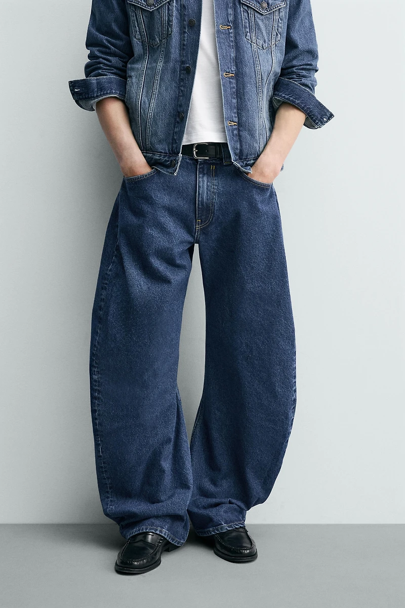 BARREL FIT JEANS WITH TWISTED SEAM