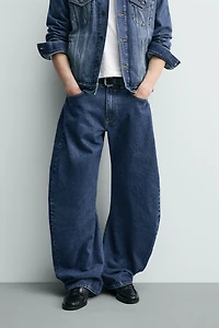 BARREL FIT JEANS WITH TWISTED SEAM