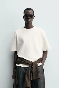 TEXTURED PATCH T-SHIRT