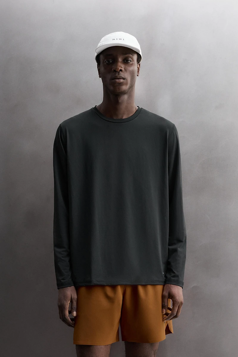 BASIC LONG SLEEVE TECHNICAL T-SHIRT