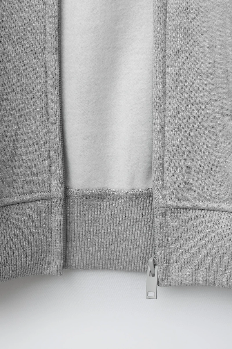 HOODED ZIP SWEATSHIRT
