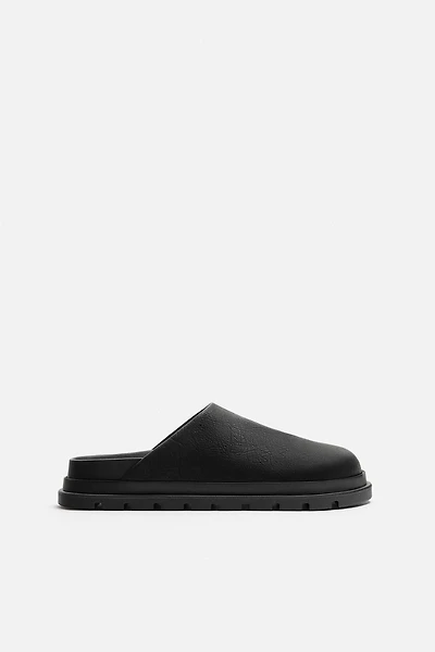 THICK CLOGS