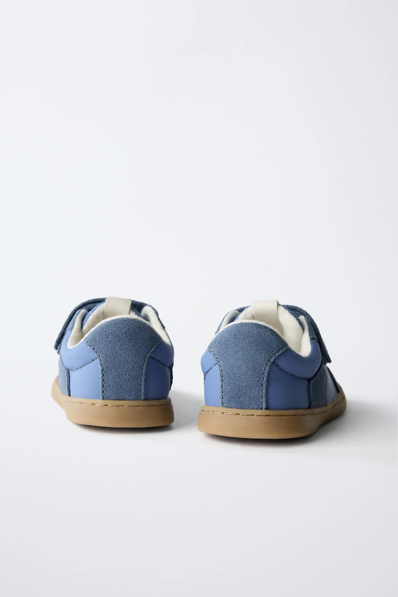 RETRO BAREFOOT SNEAKERS