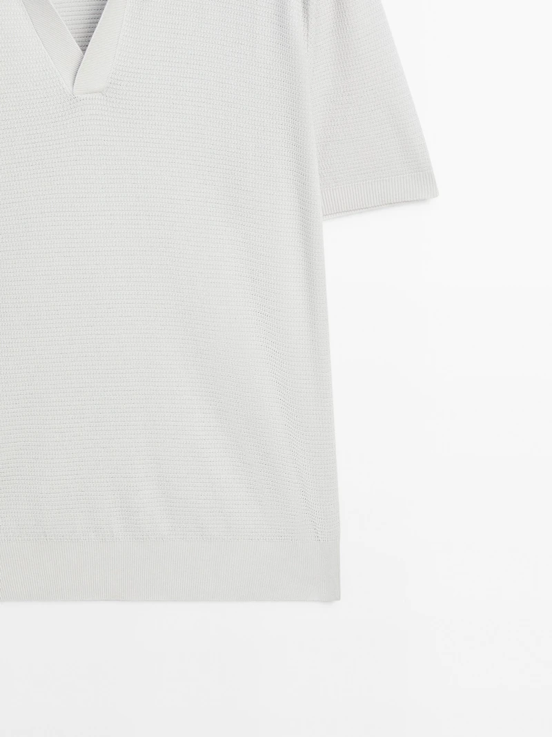 Polo en maille à col V
