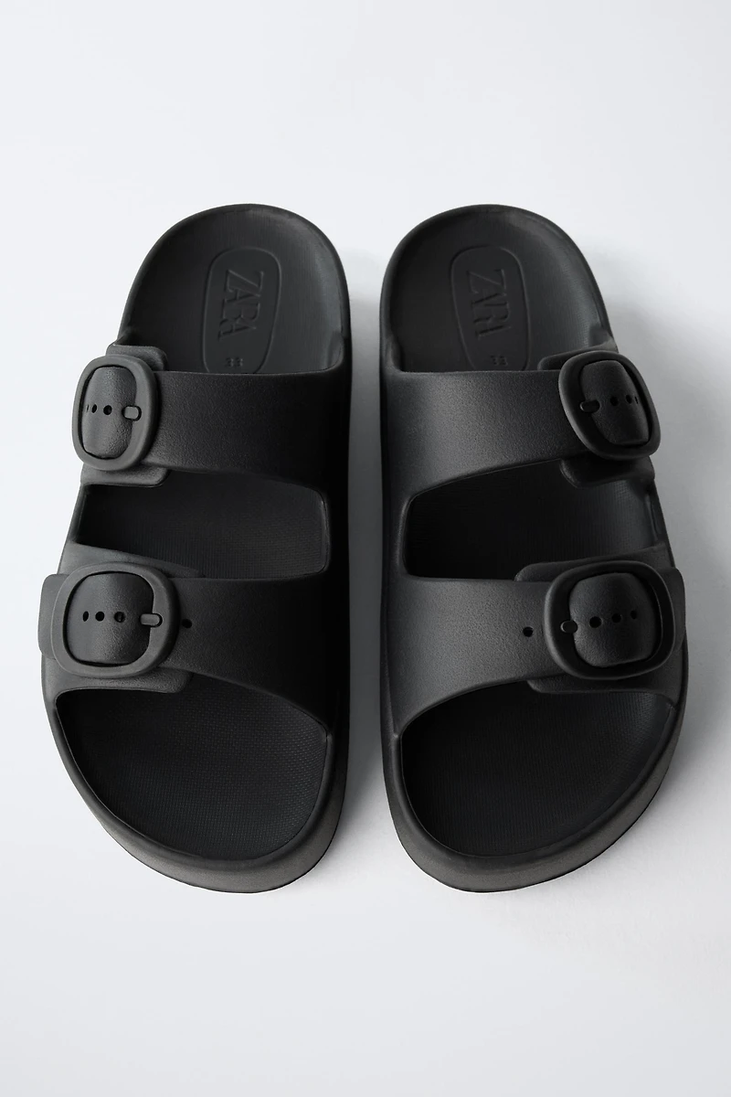 RUBBERIZED BUCKLED SANDALS
