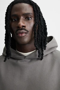 BASIC HOODIE SWEATSHIRT