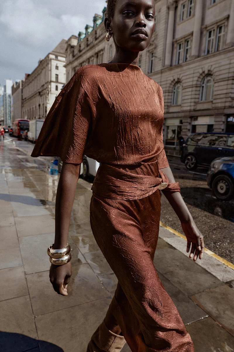 WRINKLED EFFECT SATIN TOP