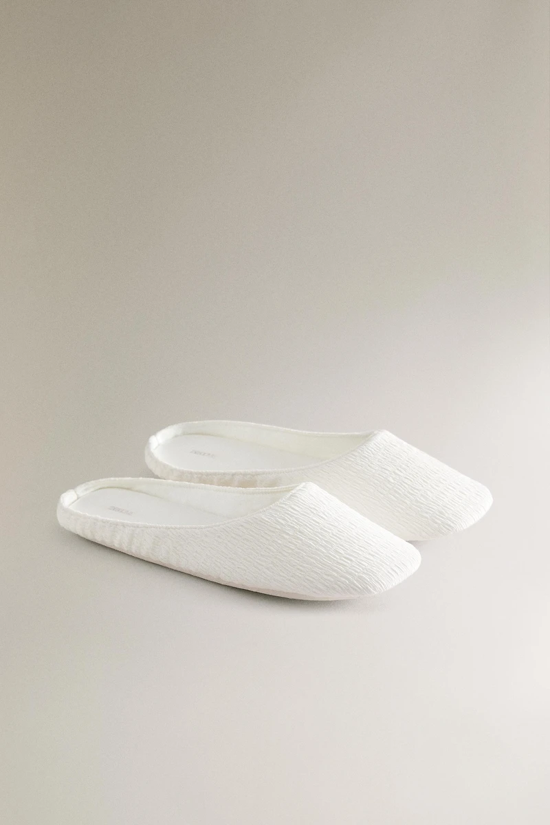 PLEATED SLIPPERS WITH LEATHER SOLE