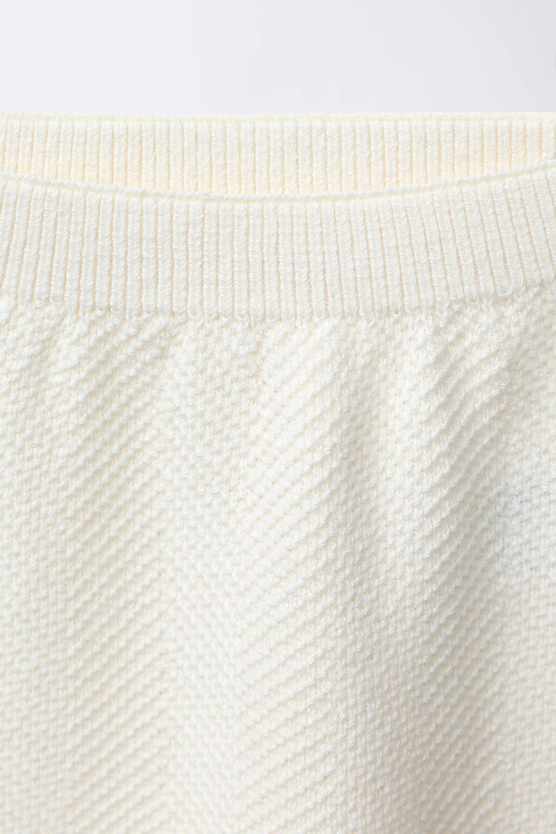 TEXTURED SWEATER AND PANTS SET