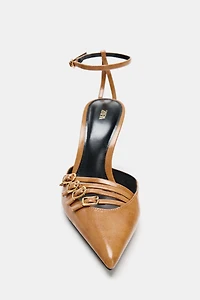 CHAUSSURES À TALONS ET BOUCLES