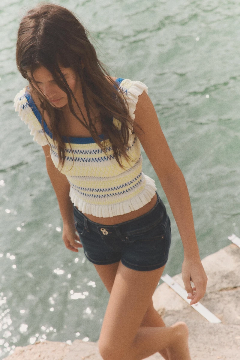STRIPED SMOCKED TOP