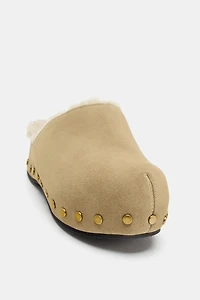 SPLIT LEATHER STUDDED CLOGS