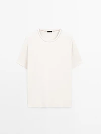Short-sleeve T-shirt with contrast topstitching