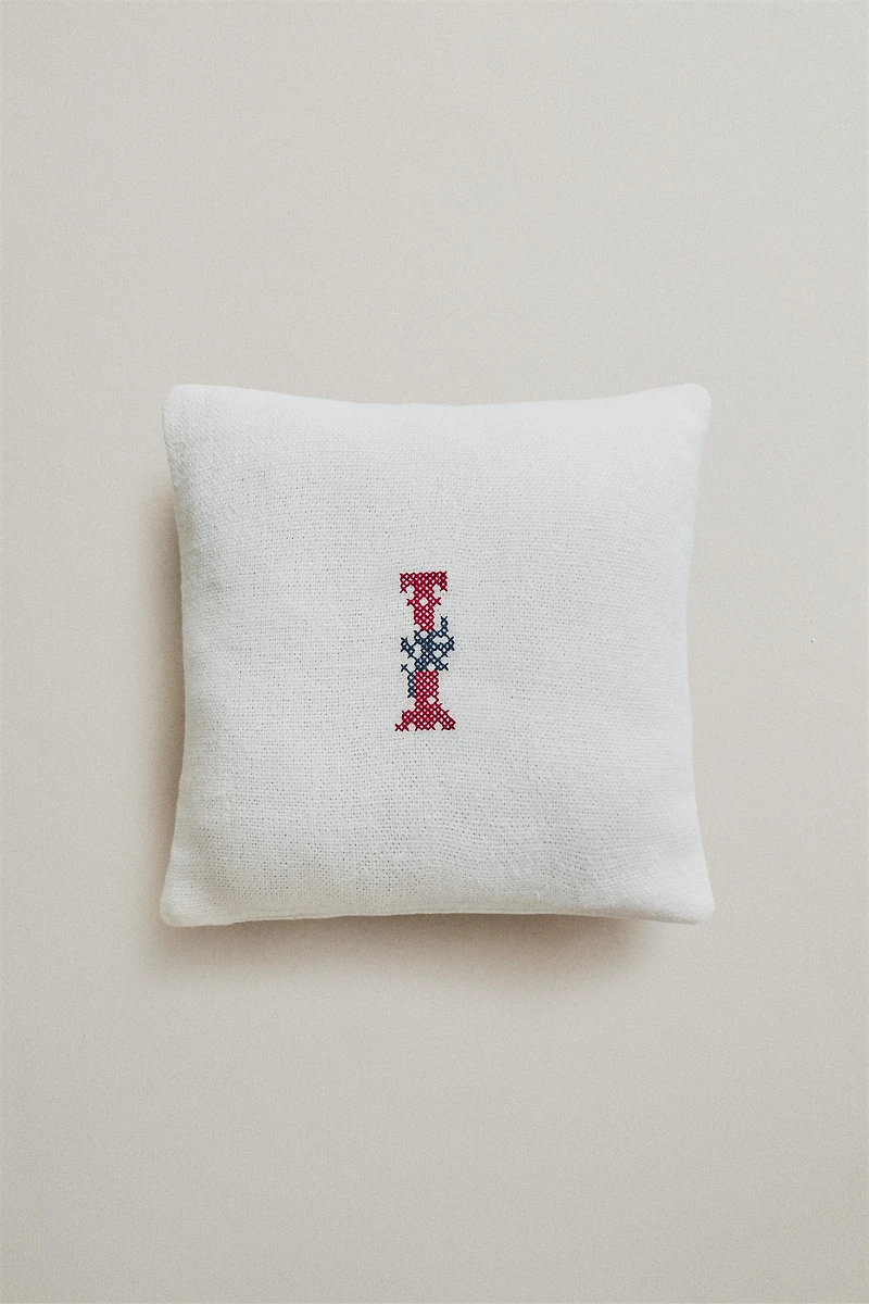 LETTER “I” EMBROIDERED LINEN CUSHION