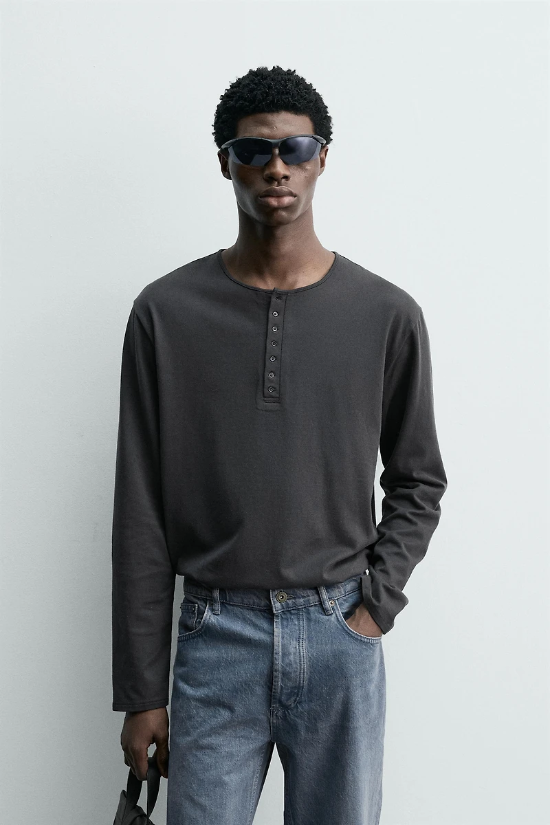 HENLEY NECK T-SHIRT