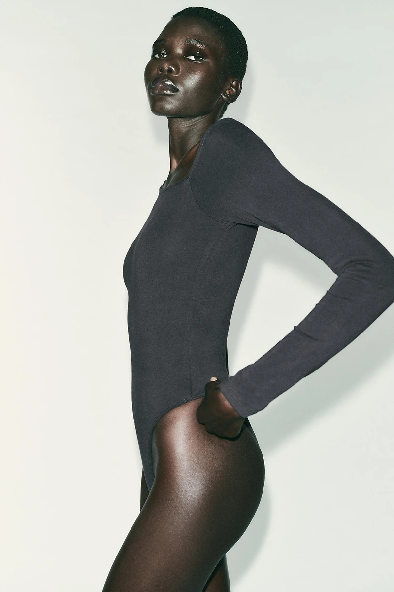 BODY ASYMÉTRIQUE MANCHE LONGUE