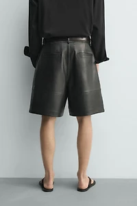 RELAXED FIT LEATHER PLEATED SHORTS