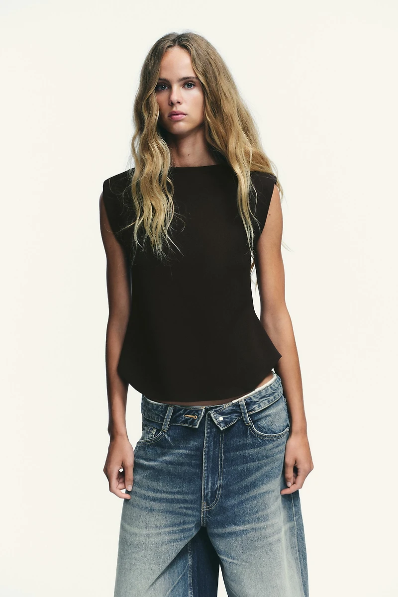 CREPE PEPLUM SHOULDER PAD TOP