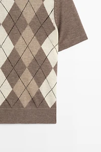 Short sleeve diamond-pattern sweater
