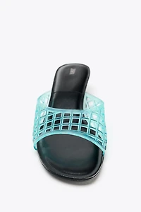 RUBBERIZED EFFECT KITTEN HEEL MULES