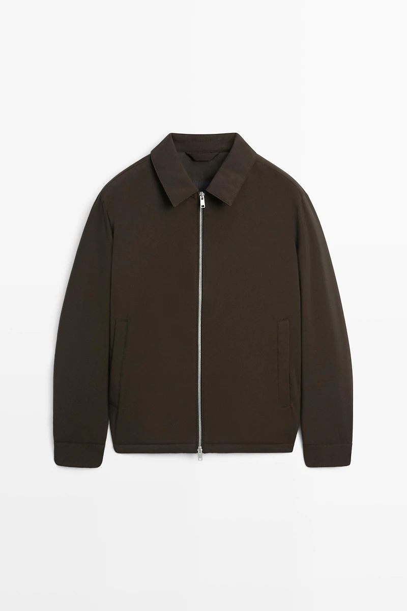 Lightweight jacket with collar detail