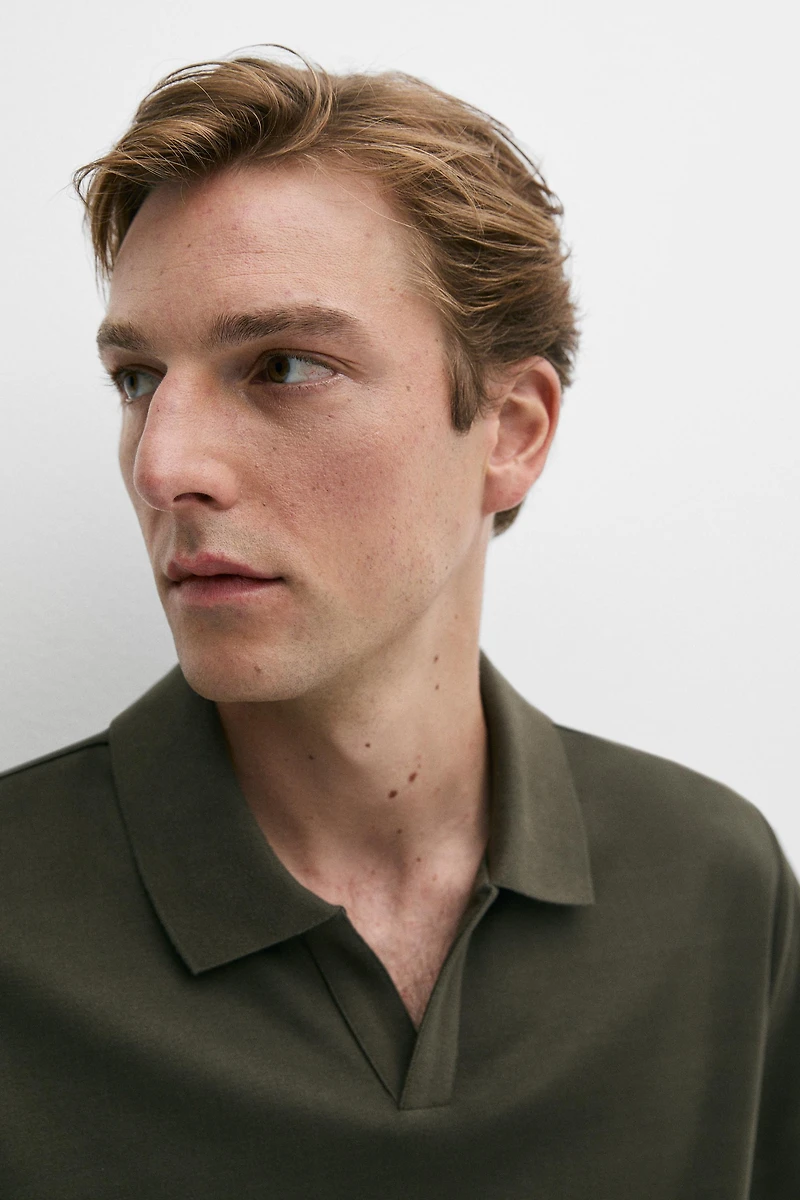 Short sleeve V-neck polo shirt