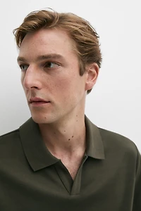Short sleeve V-neck polo shirt