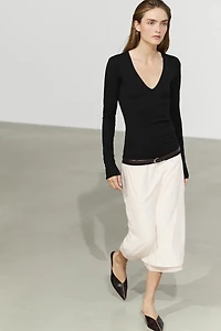 Long sleeve V-neck T-shirt