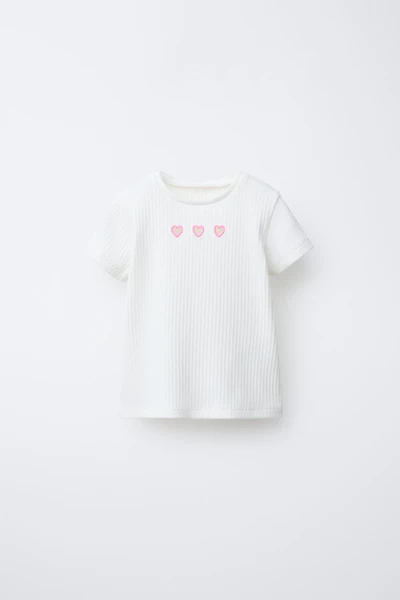 RIBBED CUT-OUT HEARTS T-SHIRT
