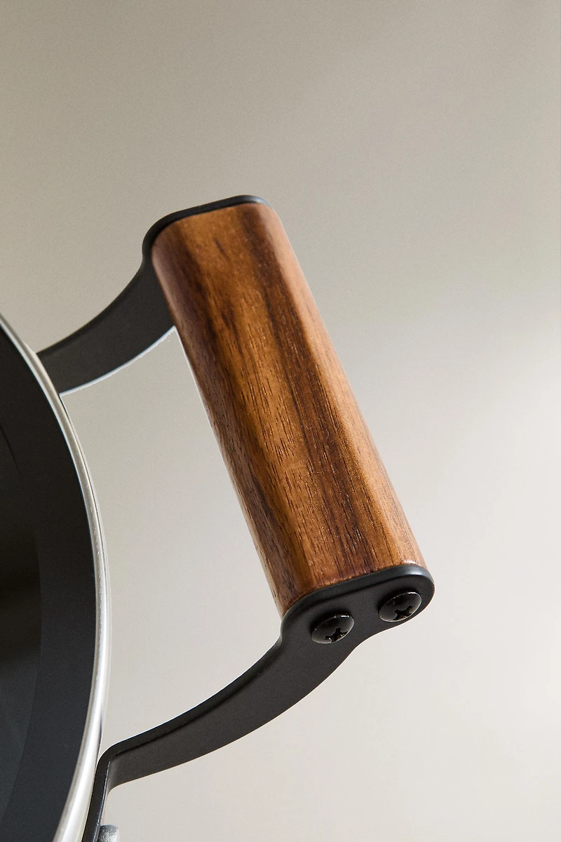 IRON POT WITH LID