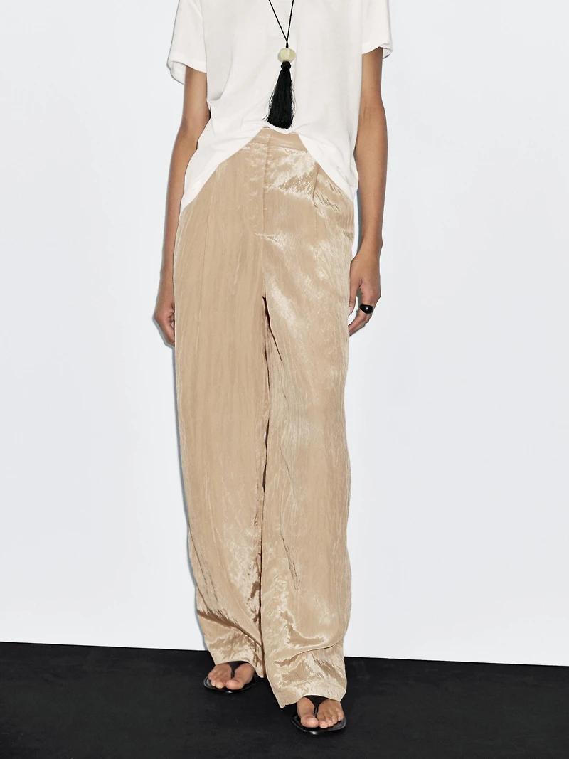 Pantalon satiné texturé