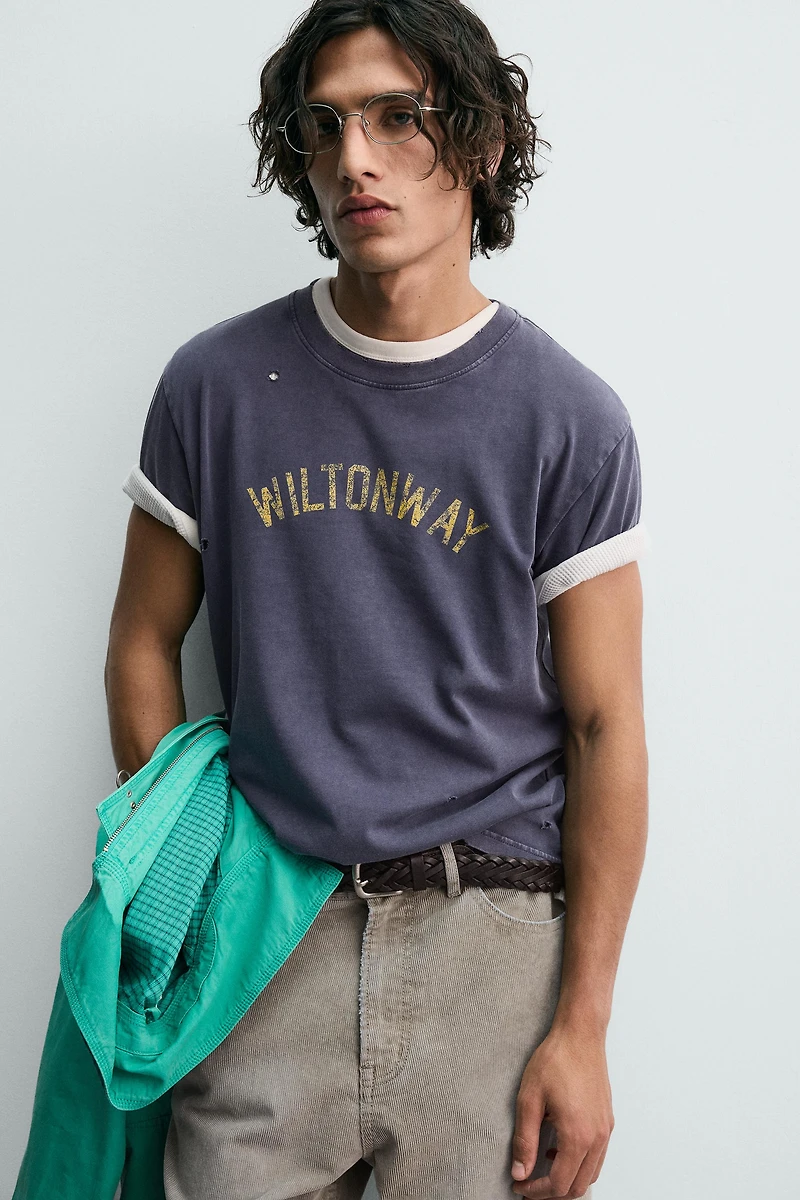 T-SHIRT DÉLAVÉ À IMPRIMÉ NUMÉRO