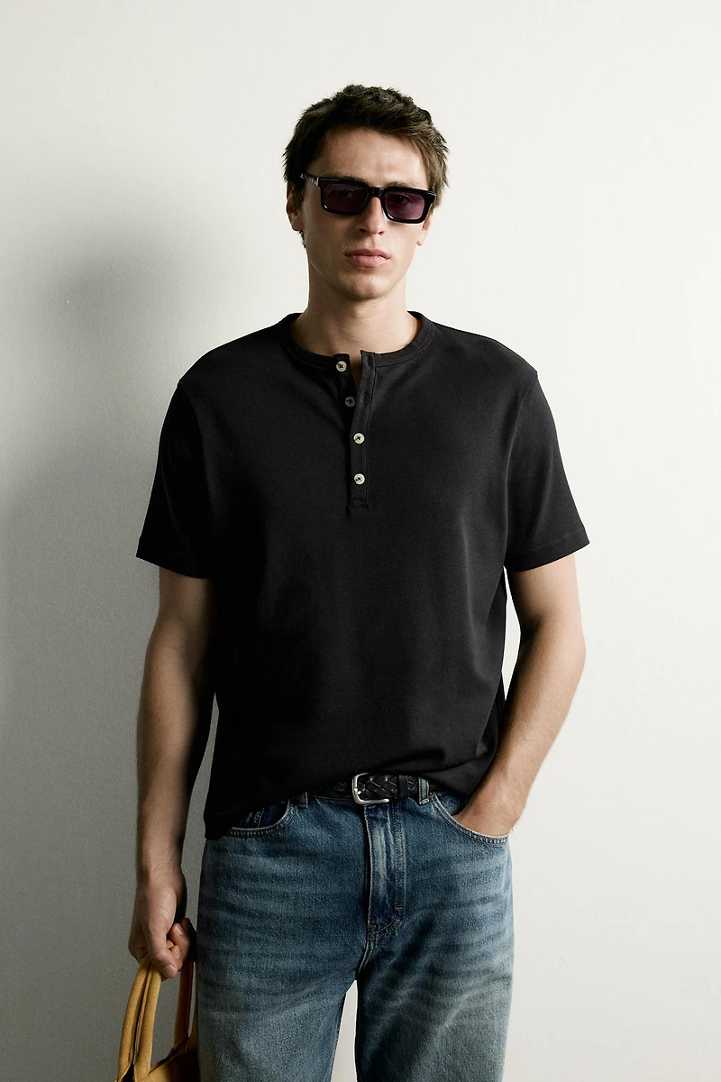 REGULAR FIT HENLEY T-SHIRT
