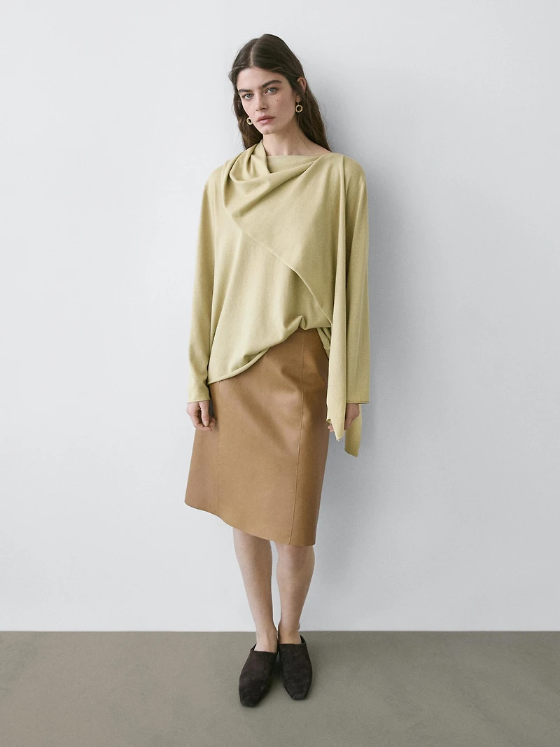 Pull en maille avec détail foulard
