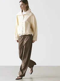 Pantalon fluide avec détail élastique à la taille