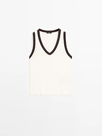 Ribbed V-neck T-shirt