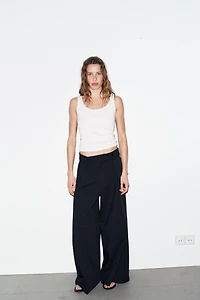 PANTALON À PLIS RAYURES