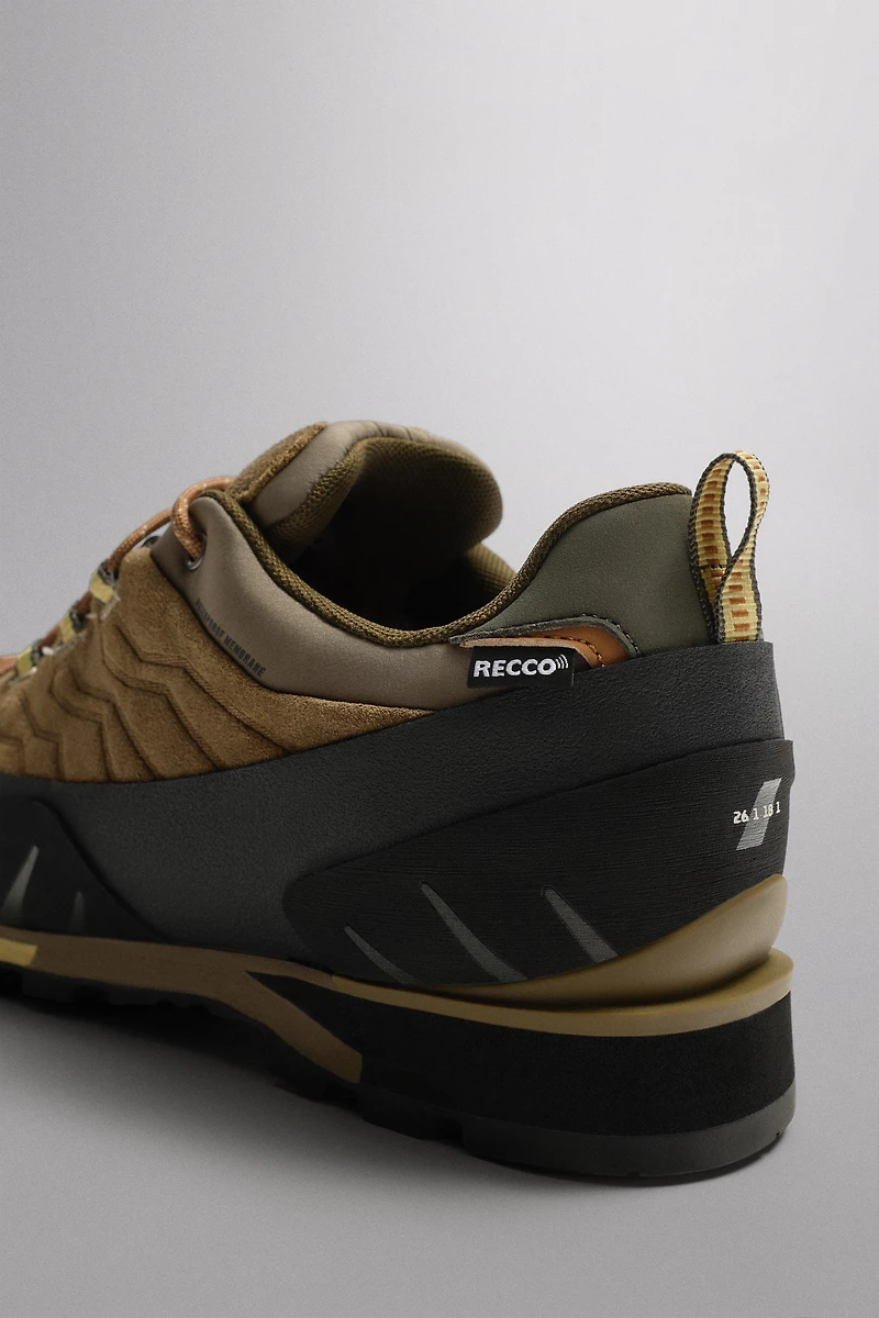 RECCO® WATERPROOF HIKING SNEAKERS
