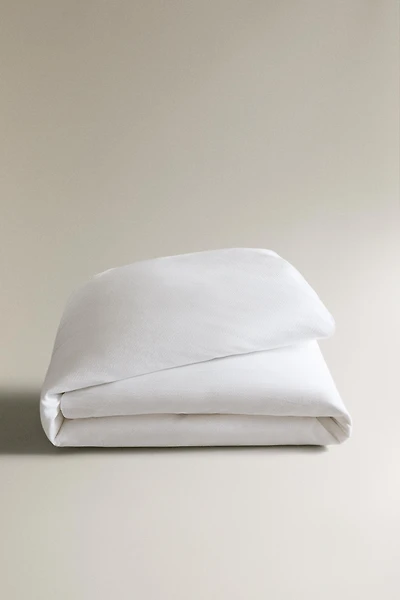 STRIPED TEXTURED BEDSPREAD