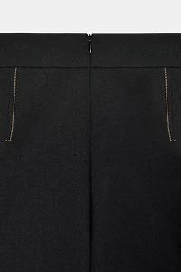 LONG SHORTS WITH CONTRAST STITCHING
