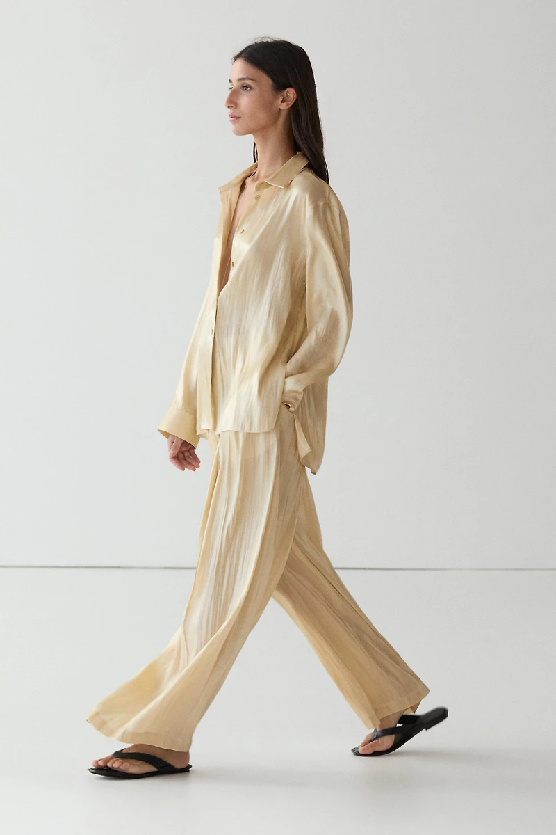 Flowing satin shirt with tie detail