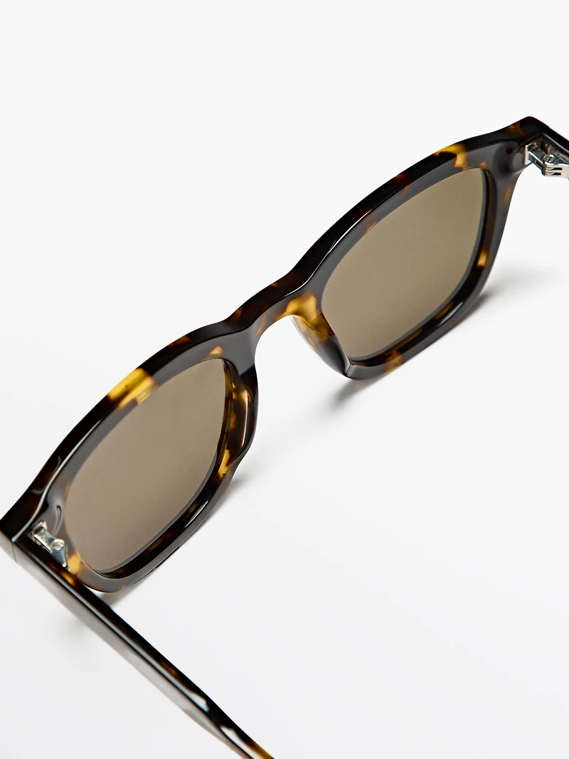 Rectangular tortoiseshell-effect sunglasses