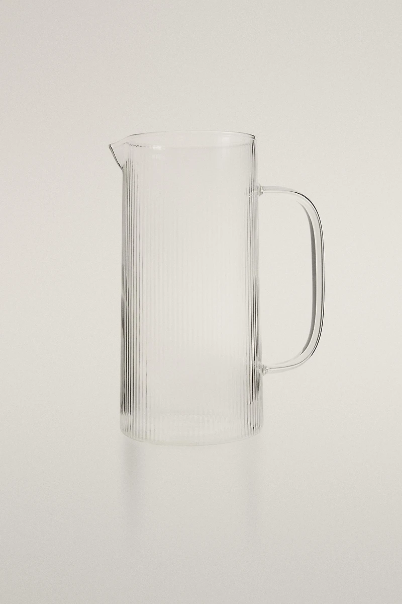 BOROSILICATE GLASS PITCHER WITH LINE DESIGN