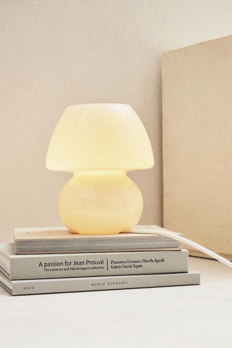 GLASS TABLE LAMP