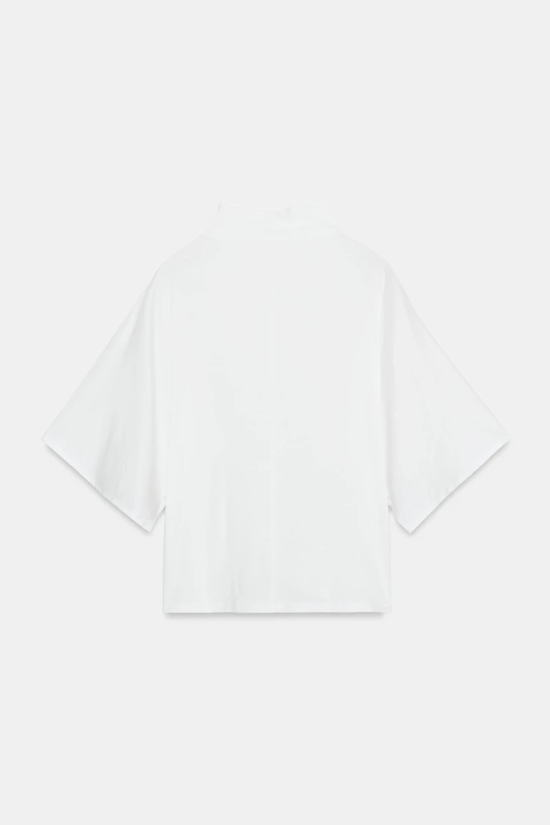 HIGH COLLAR TOP