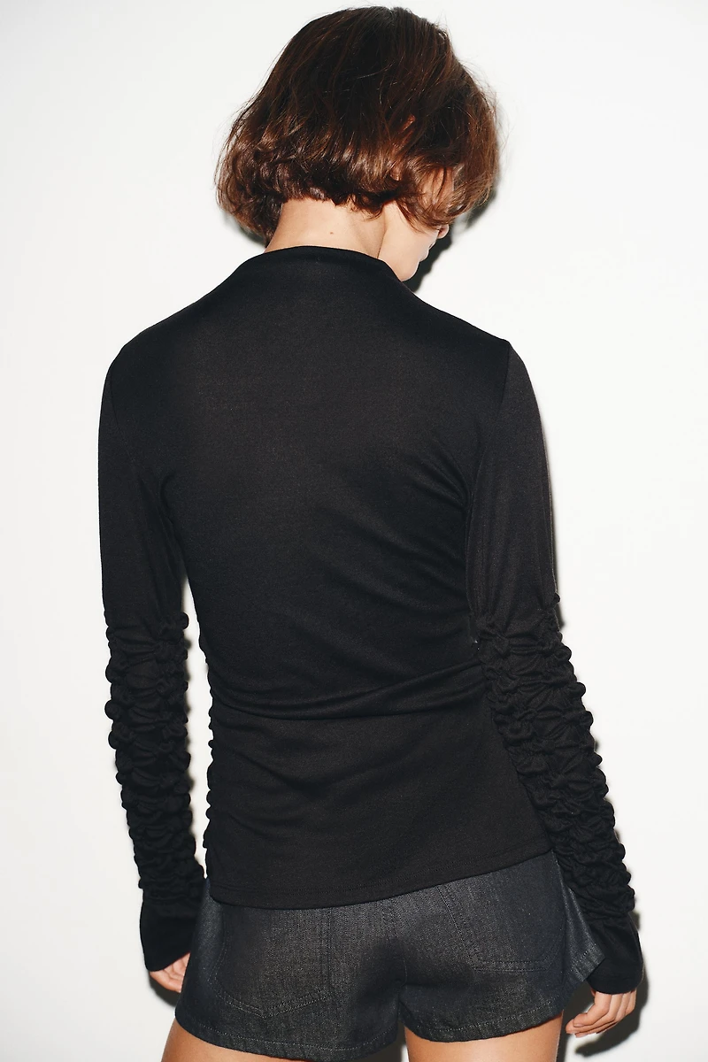 LONG SLEEVE MOCK NECK TOP