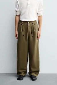 PANTALON À PLIS ET CORDON
