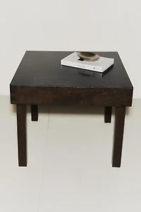 SIDE TABLE MADE OF WOOD AND LEATHER