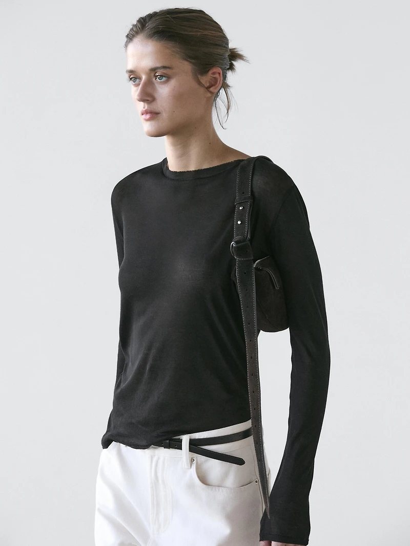 100% cotton semi-sheer T-shirt with collar detail